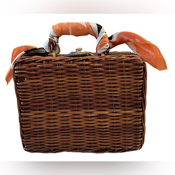 Handbag Woven Basket Featuring Added Stylish Scarf Accent. 2 Handle Turn Lock - Picture 4 of 5